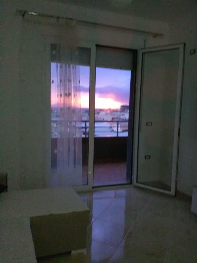 Lindita'S Seaview Appartment Vlorë Eksteriør bilde