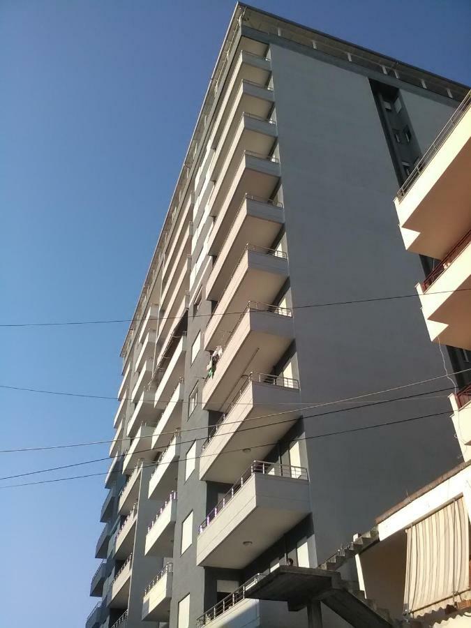 Lindita'S Seaview Appartment Vlorë Eksteriør bilde